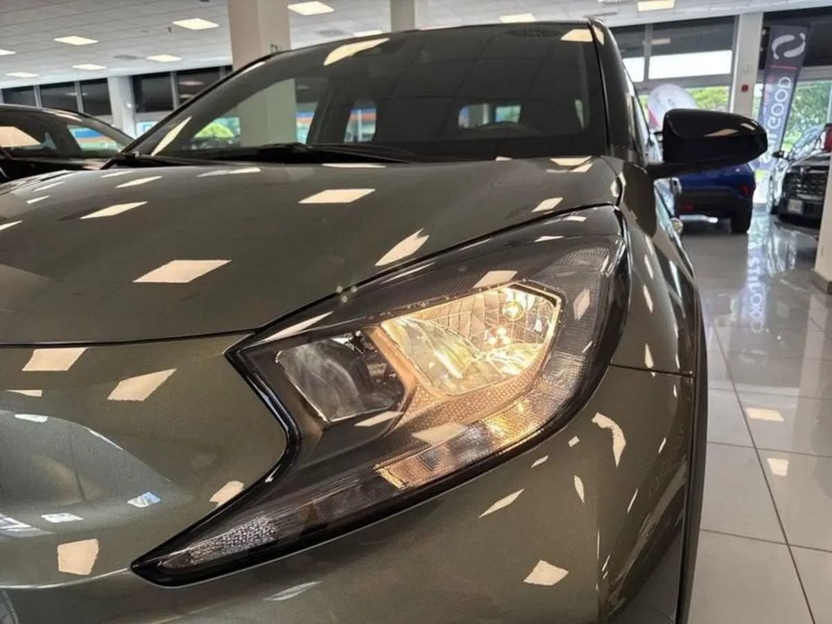 Toyota Aygo X usata a Prato (8)