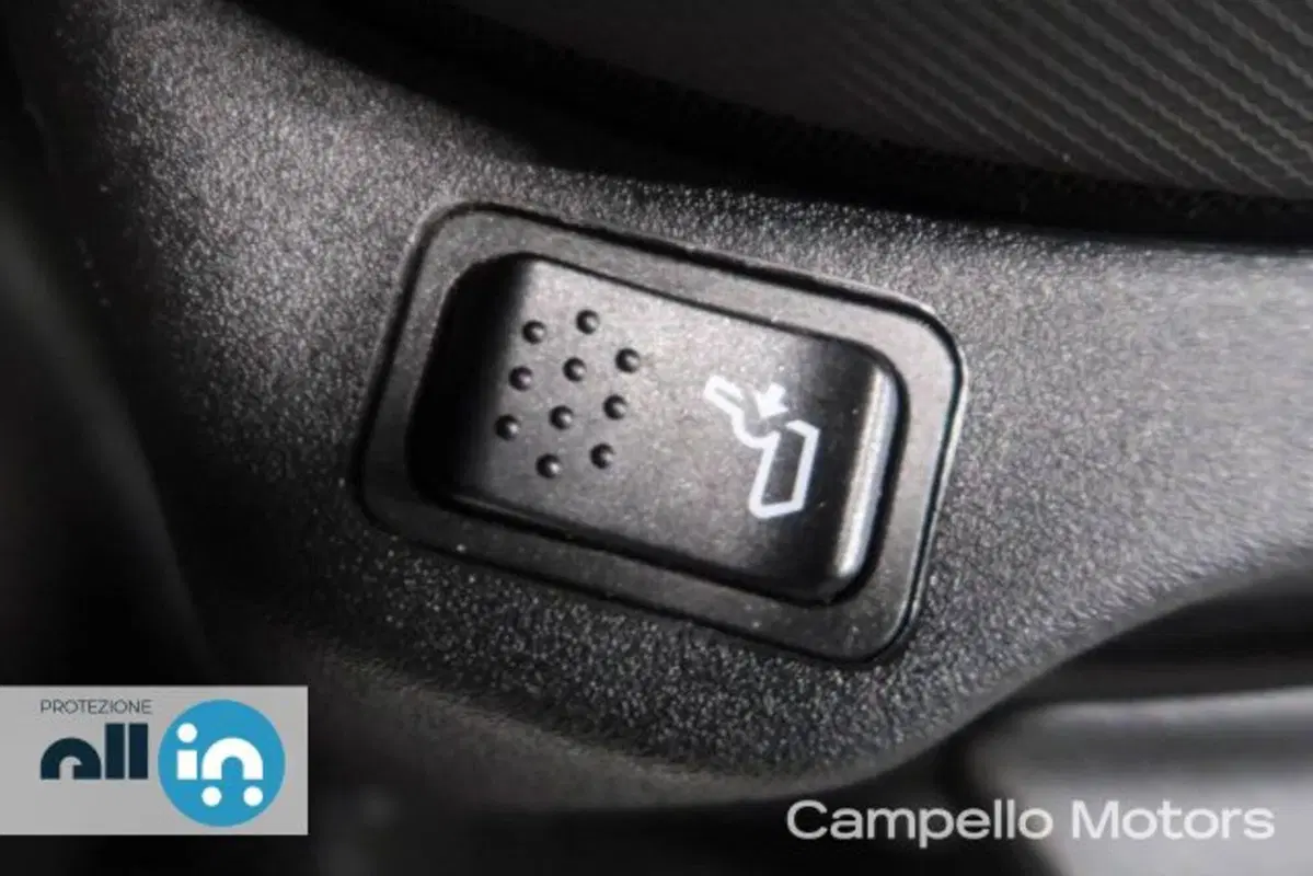 Jeep Renegade usata a Venezia (15)