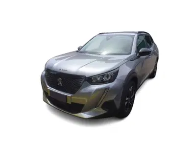 Peugeot 2008 BlueHDi 130 S&amp;S EAT8 Allure Navi Pack del 2022 usata a Bari