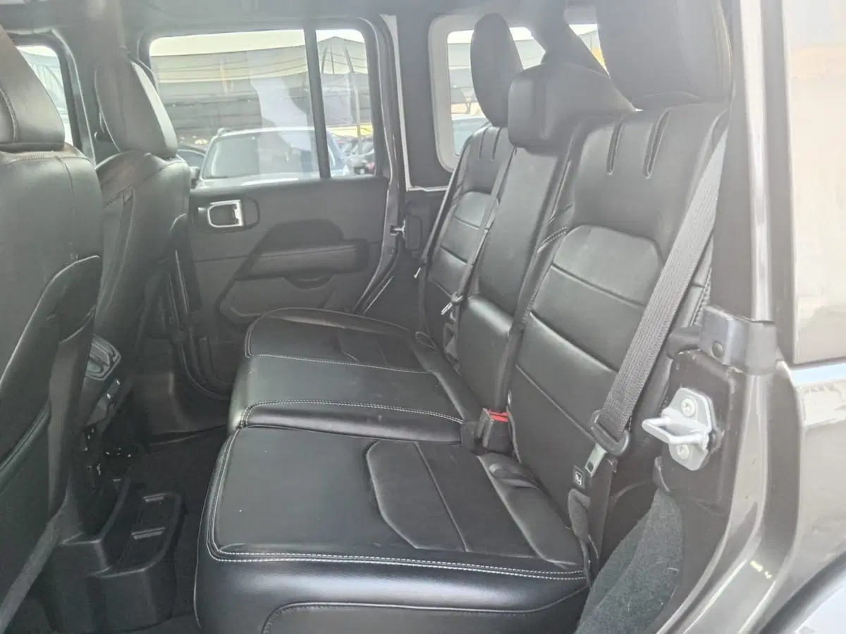 Jeep Wrangler Unlimited usata a Alessandria (13)