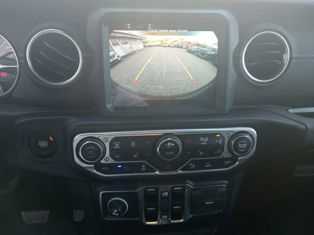 Jeep Wrangler Unlimited usata a Alessandria (17)