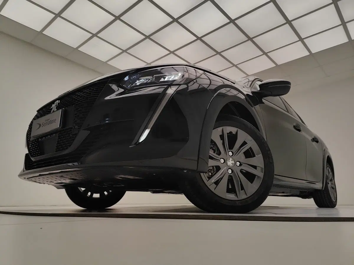 Peugeot 208 nuova a Como (14)
