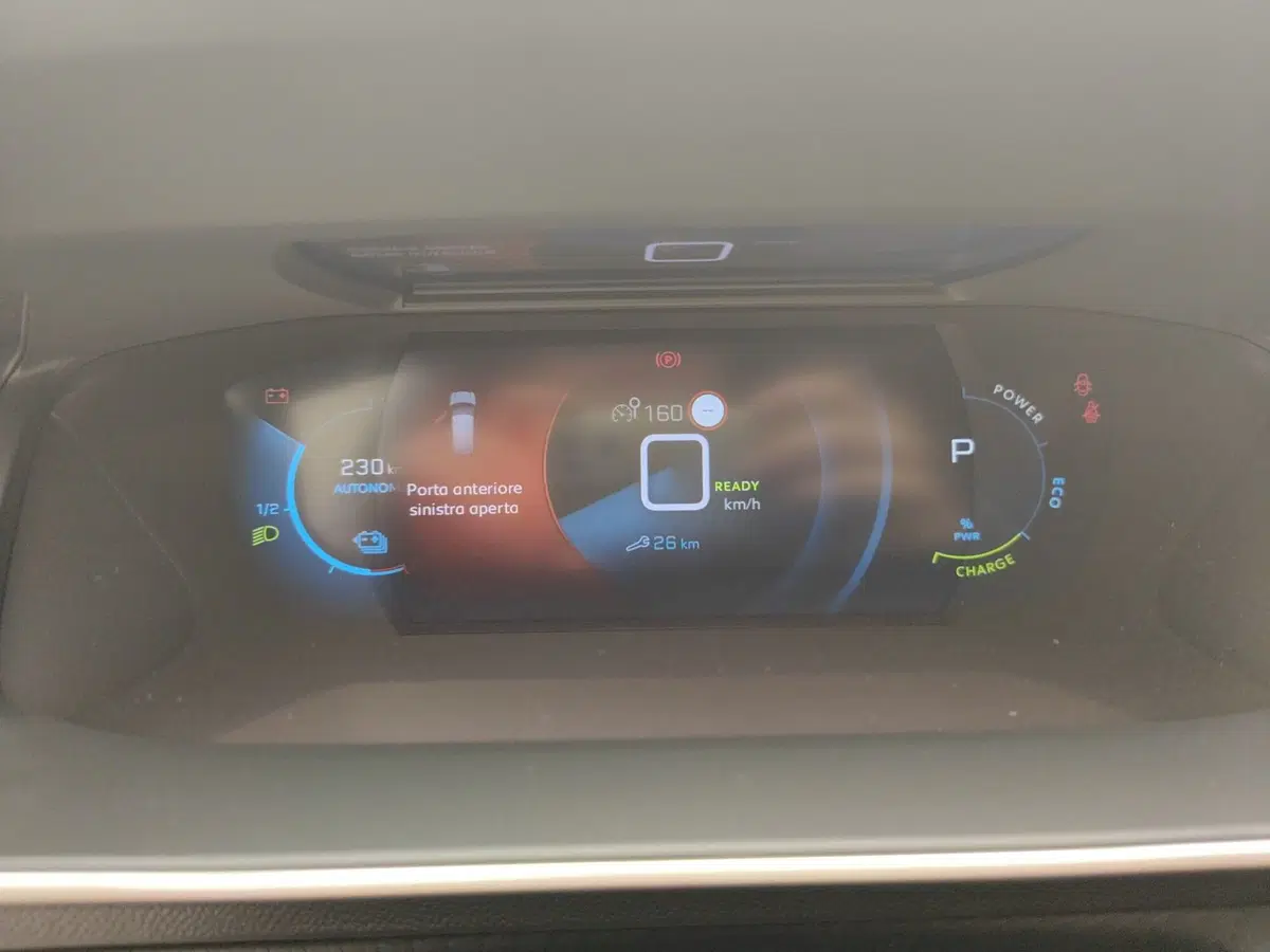 Peugeot 208 nuova a Como (8)