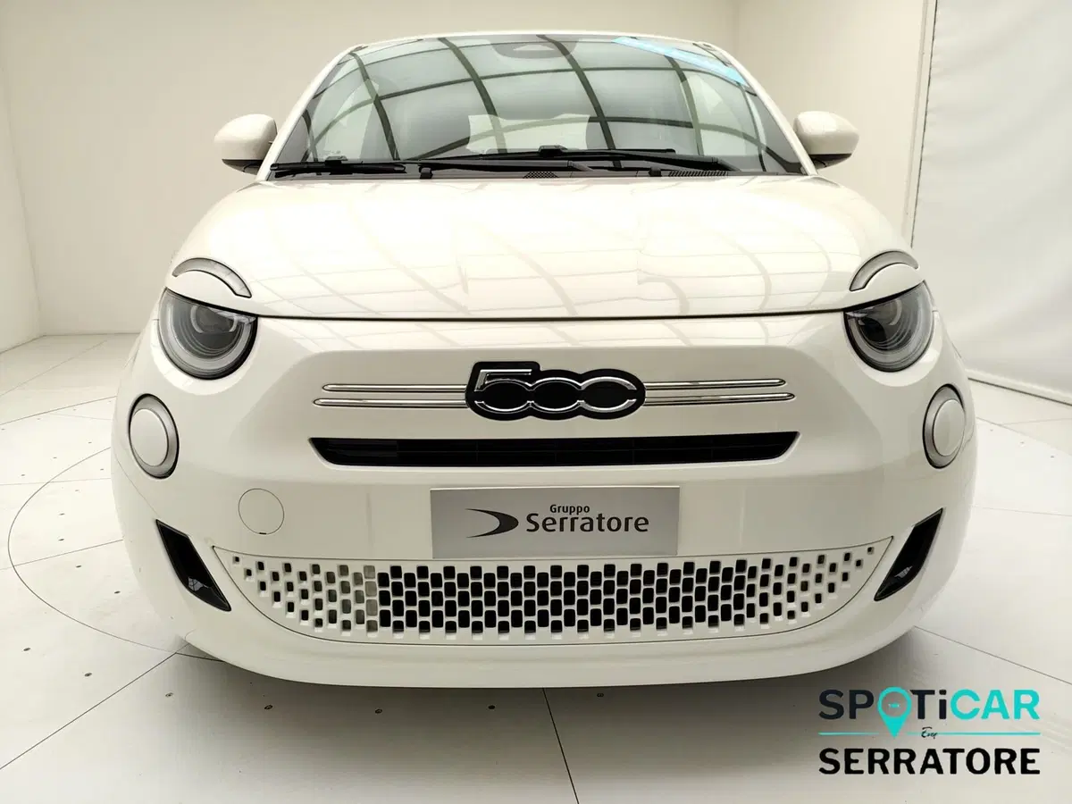 Fiat 500 nuova a Como (2)
