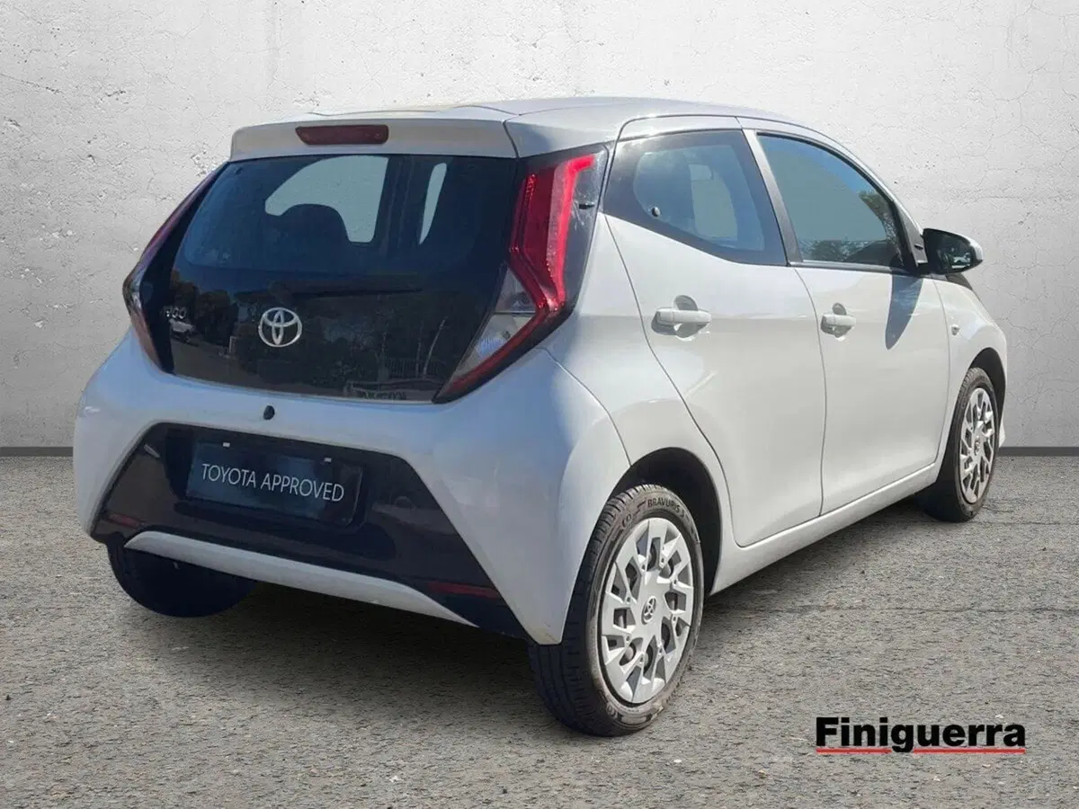 Toyota Aygo usata a Lecco (5)