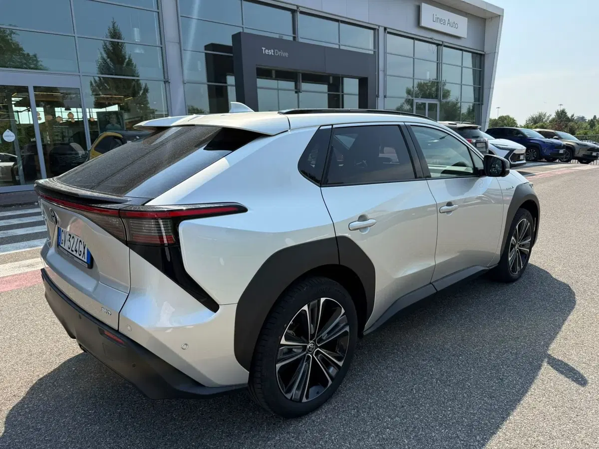 Toyota bZ4X usata a Piacenza (4)