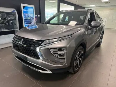 Mitsubishi Eclipse Cross 2.4 phev Intense s-awc del 2022 usata a Quart