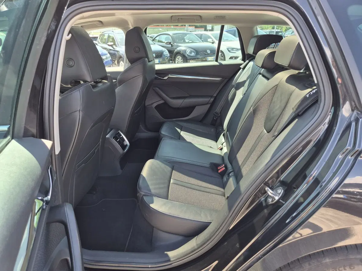 Skoda Octavia Station Wagon usata  (7)