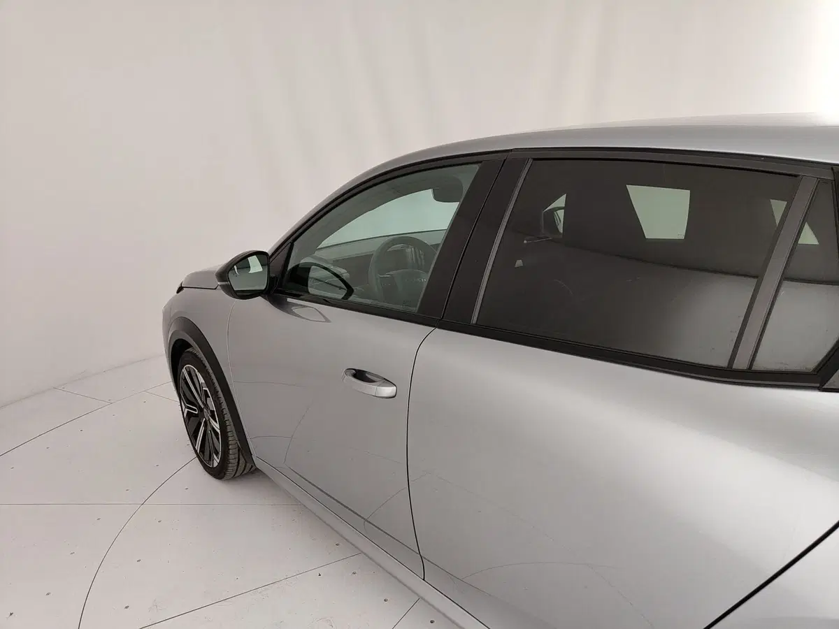 Lancia Ypsilon usata a Caserta (12)