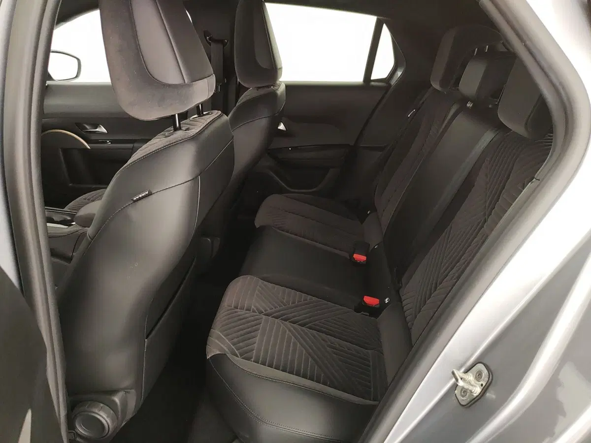 Lancia Ypsilon usata a Caserta (19)