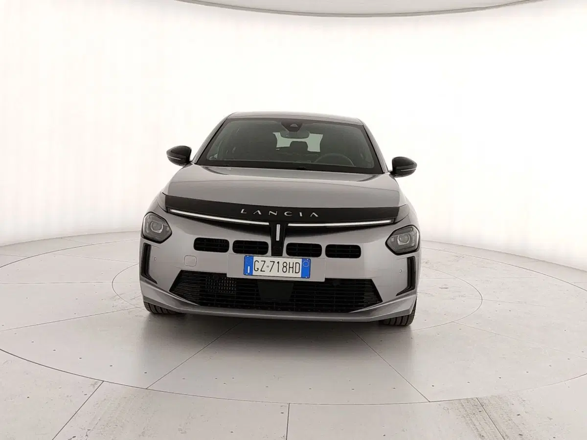 Lancia Ypsilon usata a Caserta (2)
