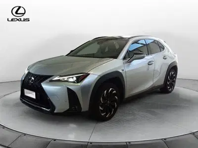 Lexus UX Hybrid 4WD Design del 2023 usata a Venezia