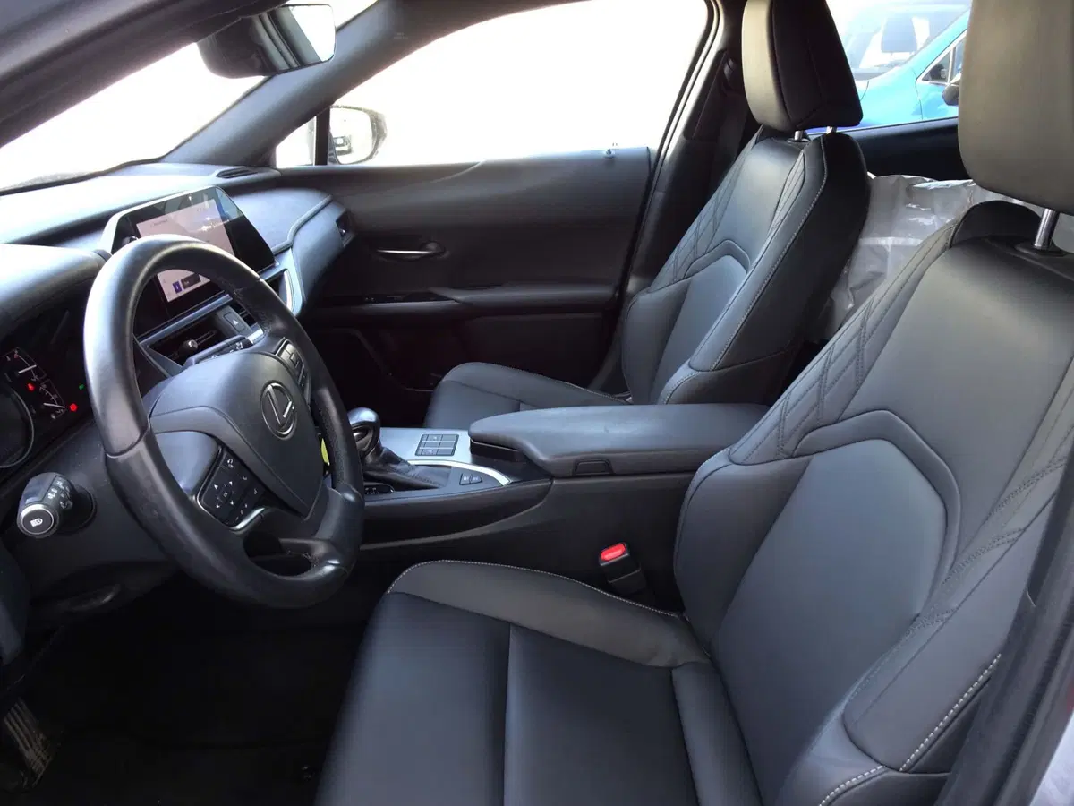 Lexus UX usata a Venezia (7)
