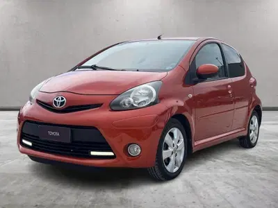 Toyota Aygo 1.0 12V VVT-i 5 porte Lounge Connect del 2012 usata a Ragusa