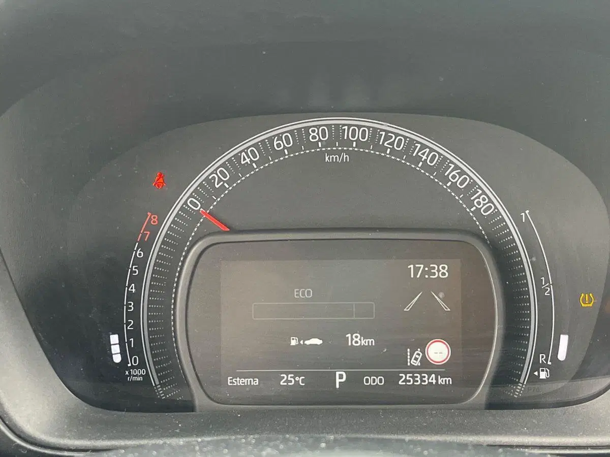 Toyota Aygo X usata a Ragusa (9)