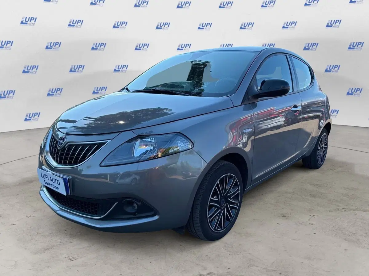Lancia Ypsilon usata a Prato