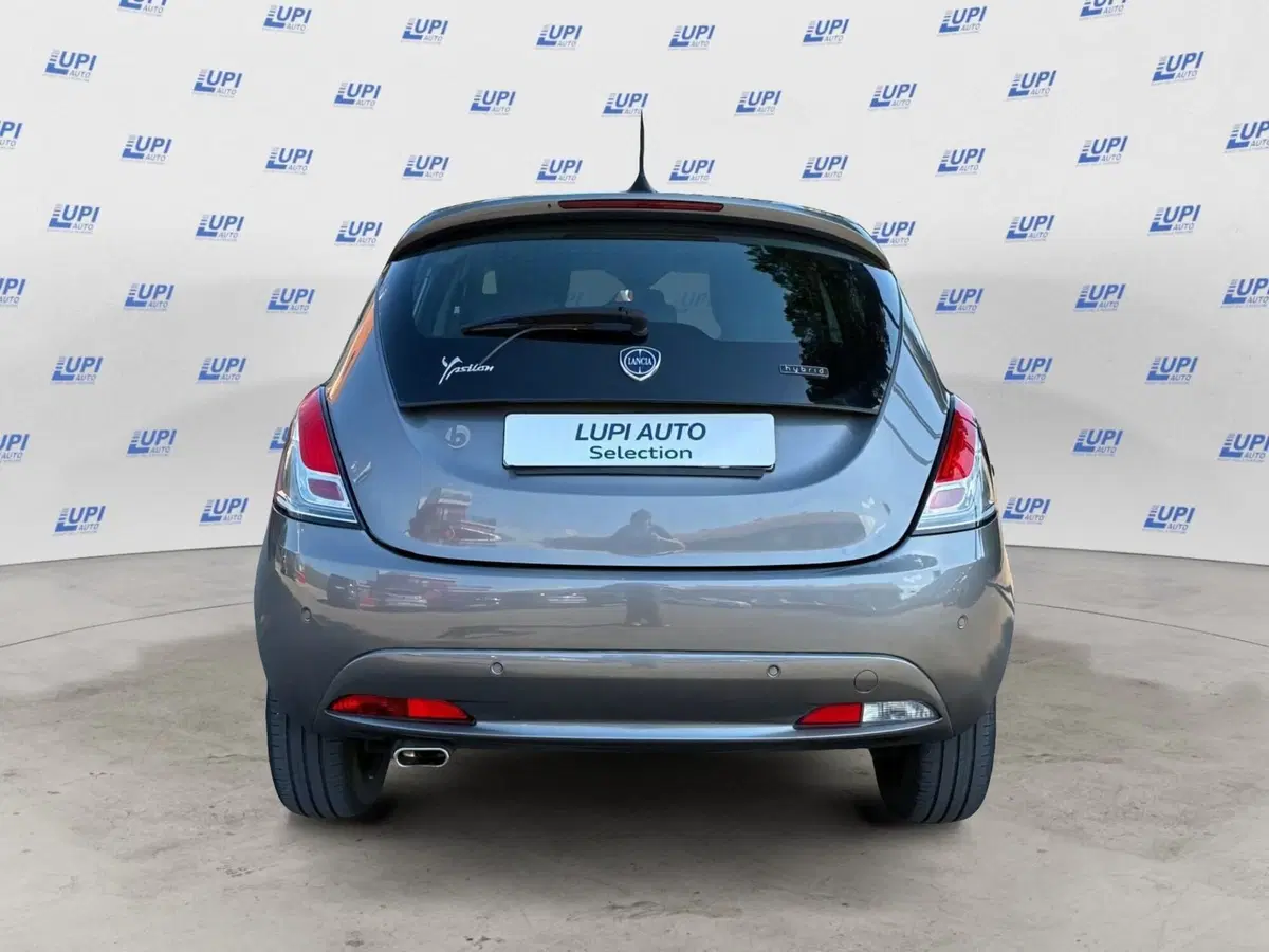Lancia Ypsilon usata a Prato (2)