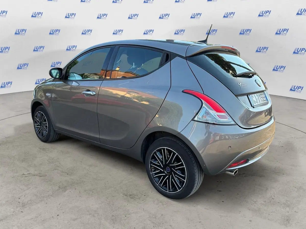 Lancia Ypsilon usata a Prato (4)