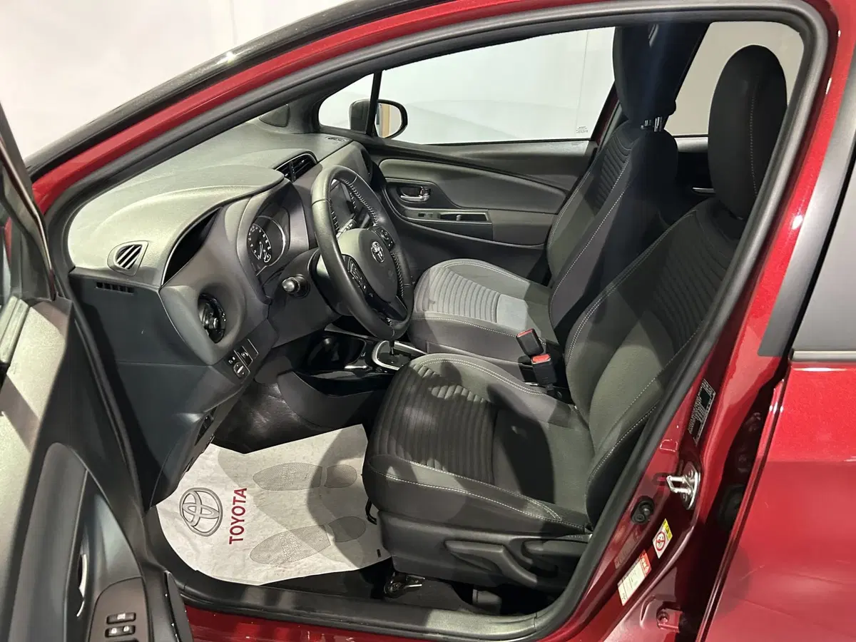 Toyota Yaris usata a Milano (10)