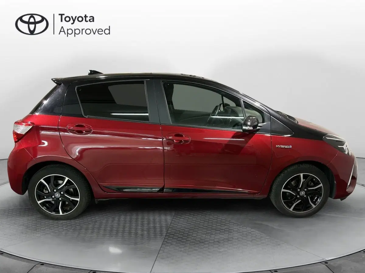 Toyota Yaris usata a Milano (11)