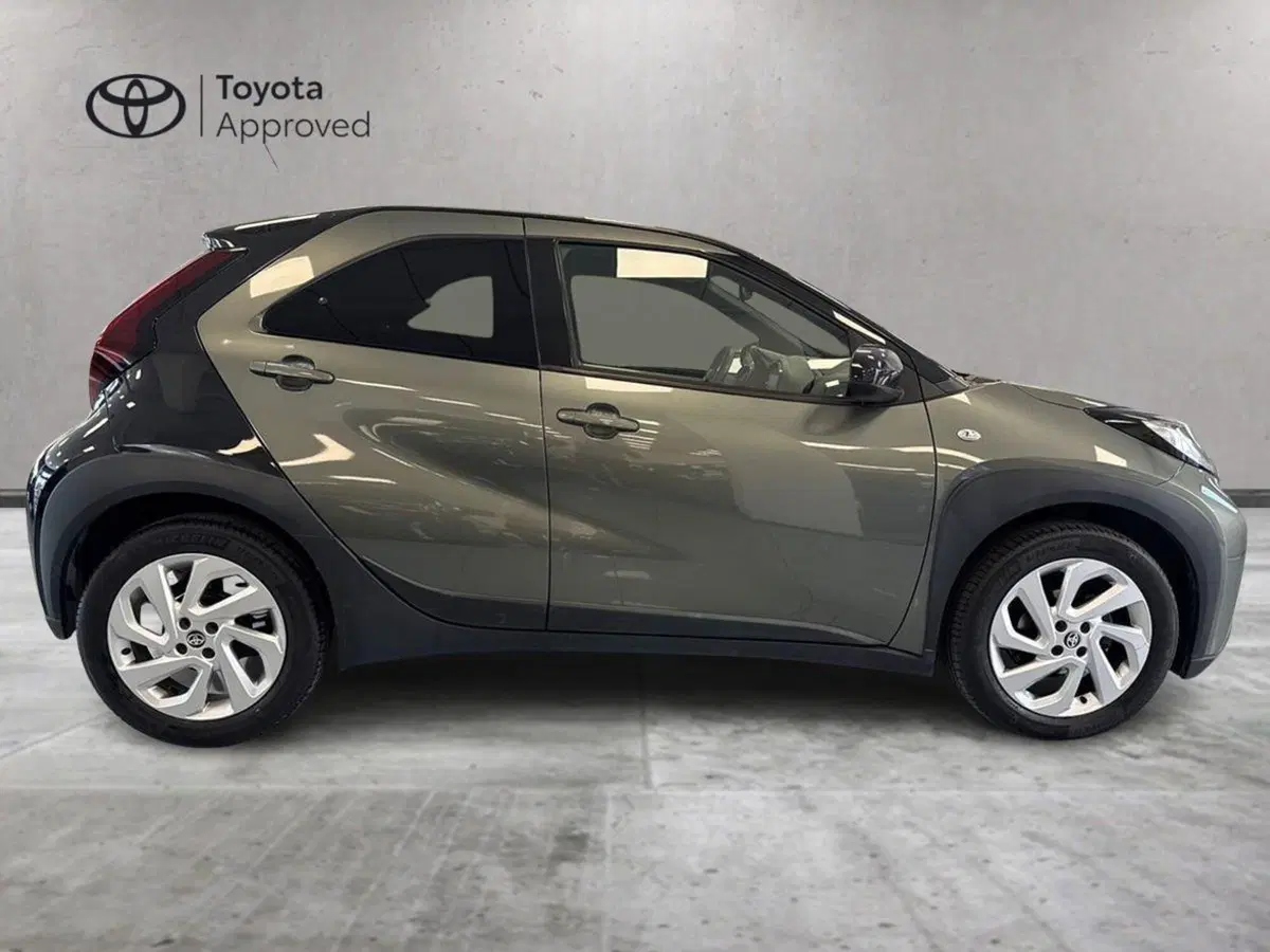 Toyota Aygo X usata a Prato (5)