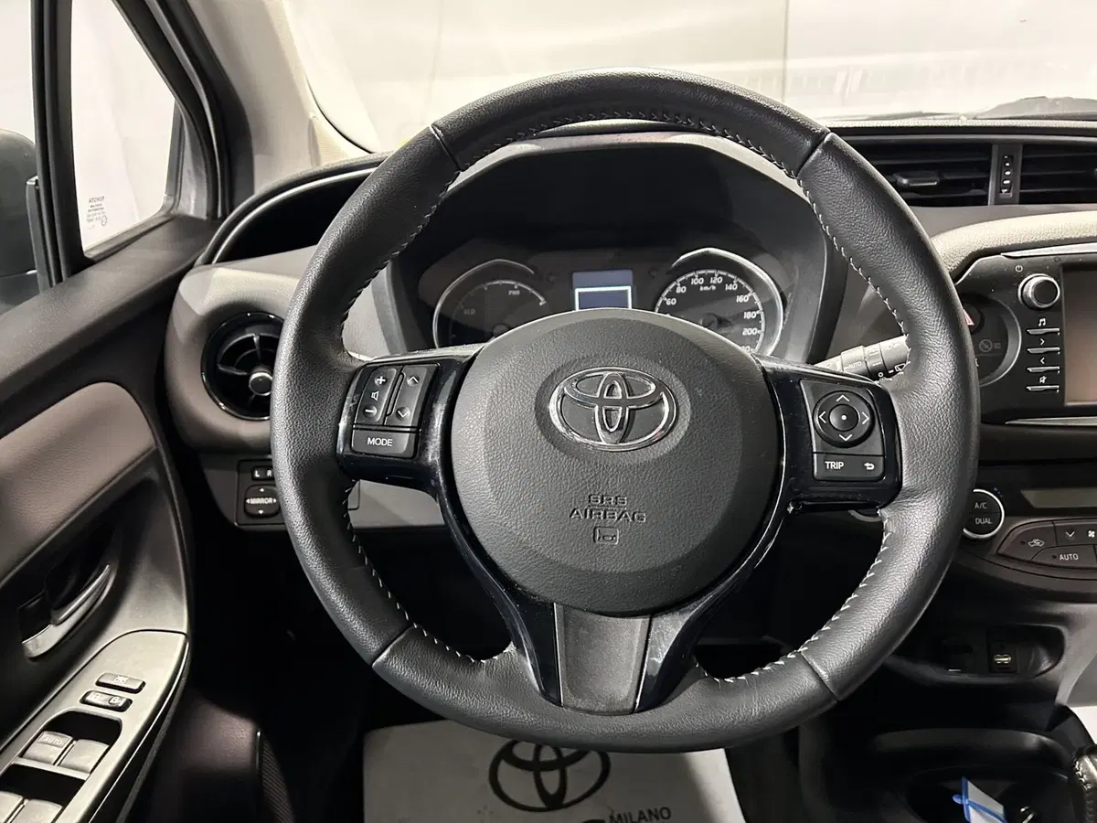 Toyota Yaris usata a Milano (10)