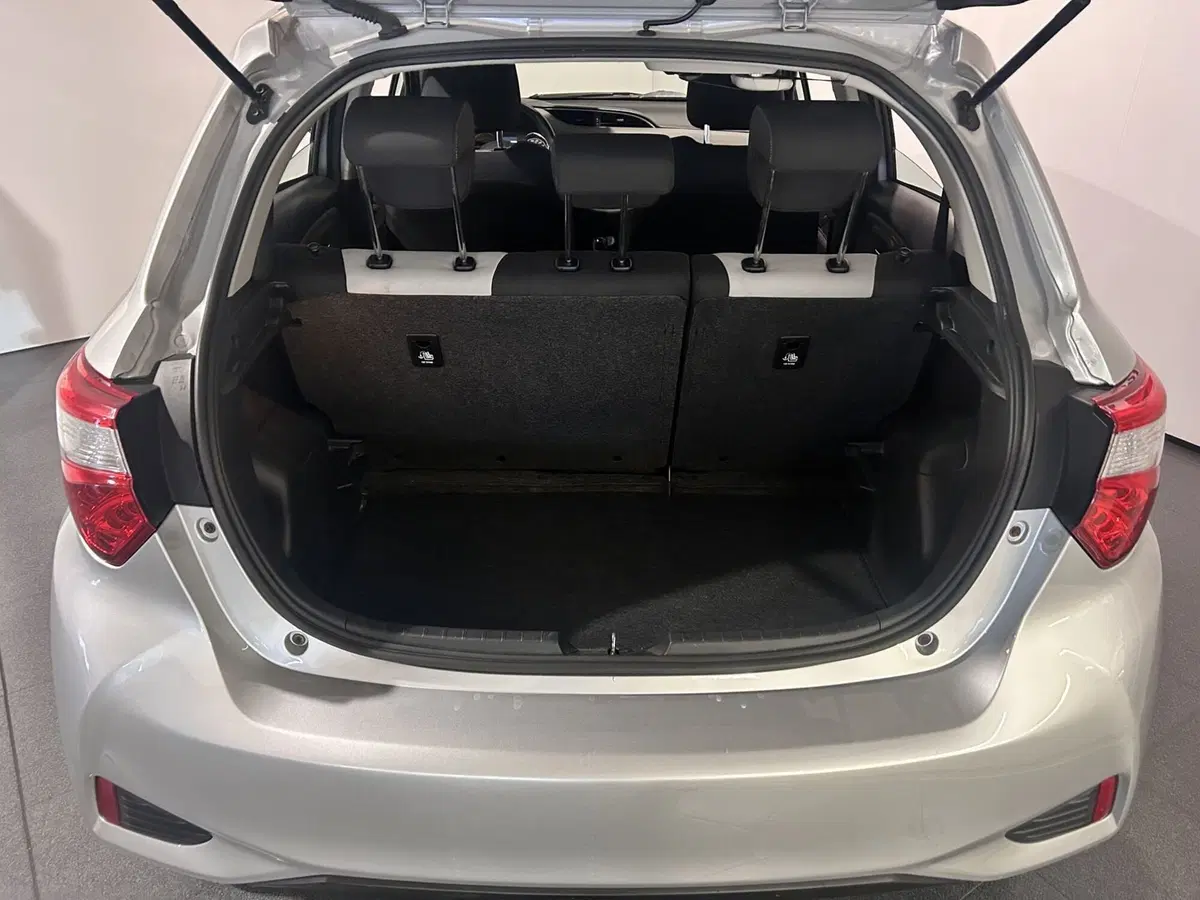 Toyota Yaris usata a Milano (11)