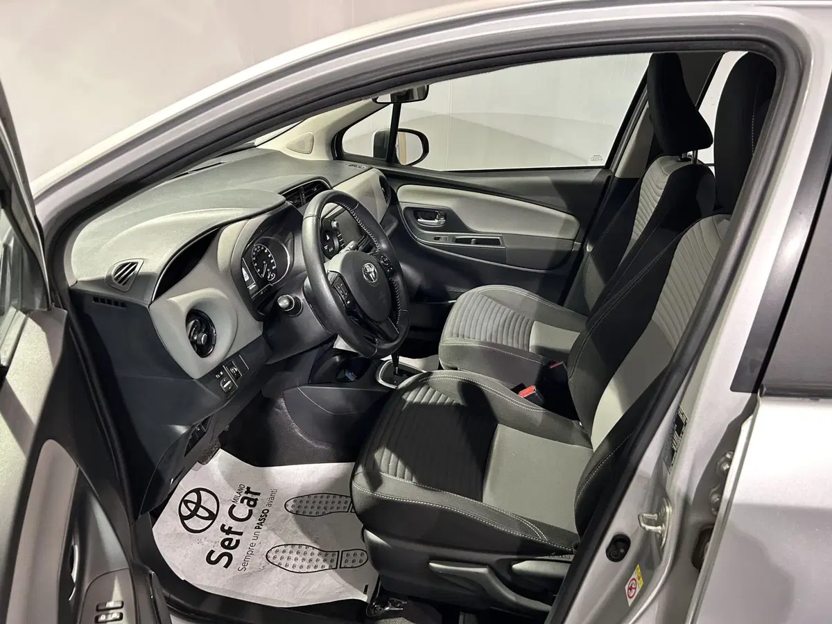 Toyota Yaris usata a Milano (13)