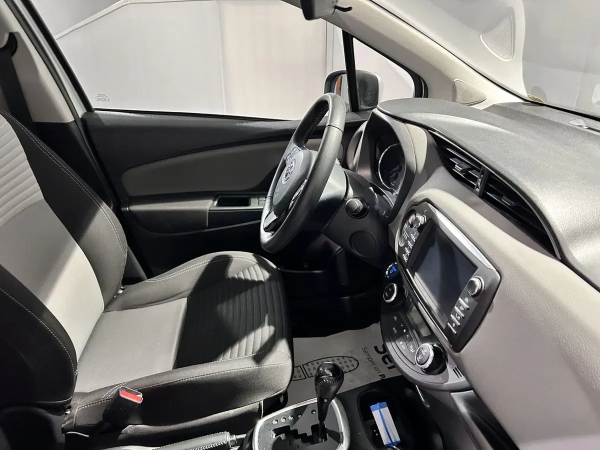 Toyota Yaris usata a Milano (6)