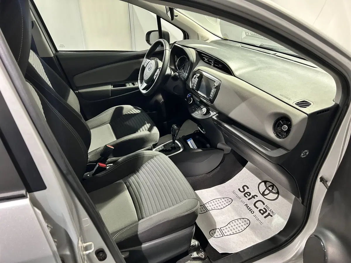 Toyota Yaris usata a Milano (7)