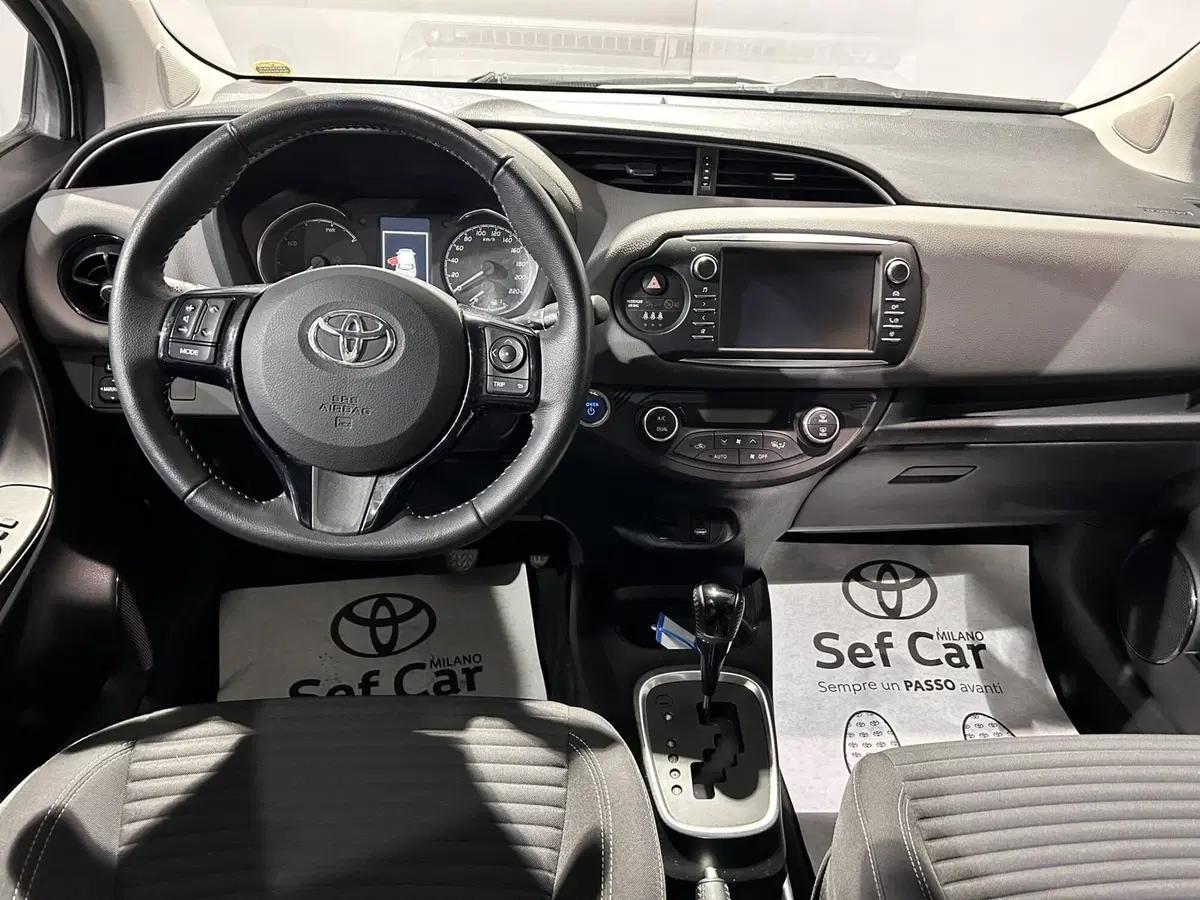 Toyota Yaris usata a Milano (9)