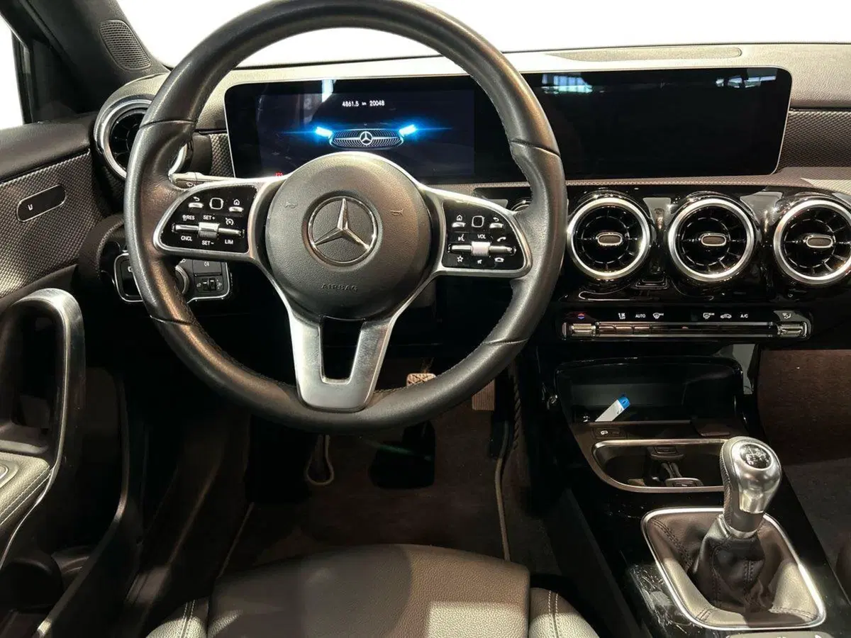 Mercedes-Benz Classe A Sedan usata a Milano (9)