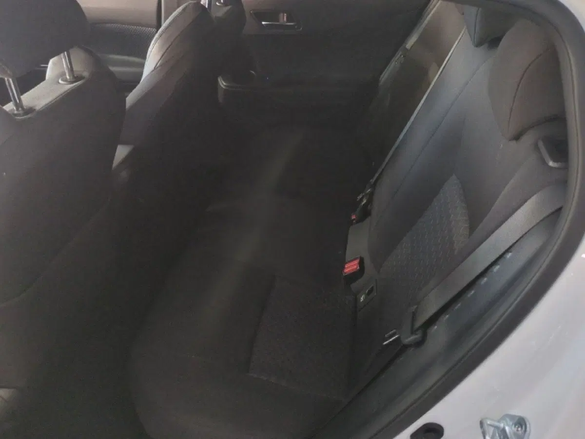 Toyota Toyota C-HR usata a Milano (11)