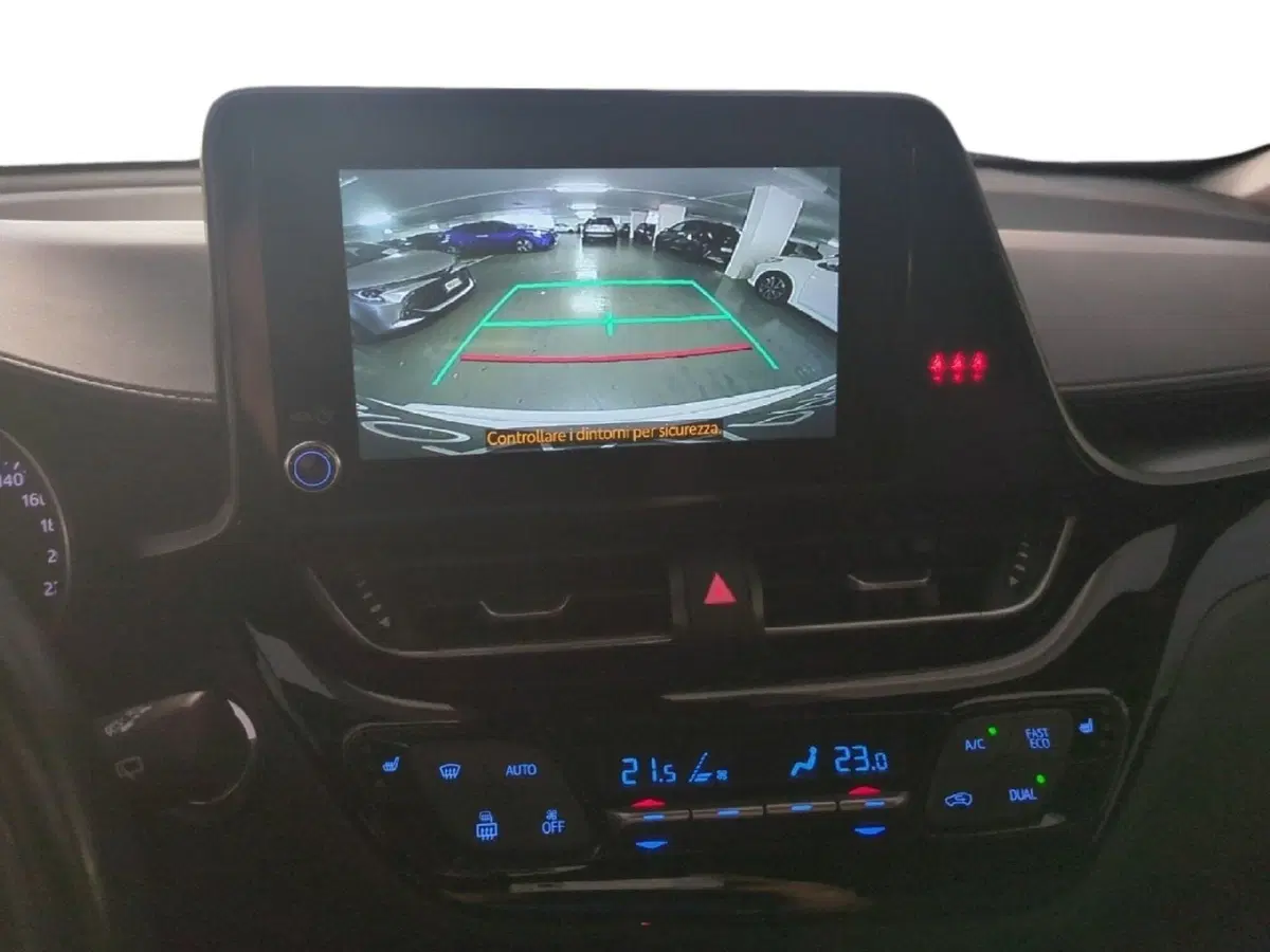 Toyota Toyota C-HR usata a Milano (15)