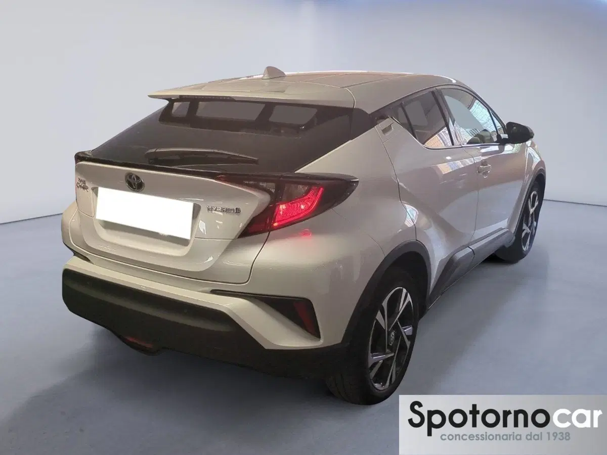 Toyota Toyota C-HR usata a Milano (7)