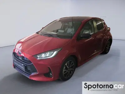 Toyota Yaris 1.5 Hybrid 5 porte Lounge del 2022 usata a Milano