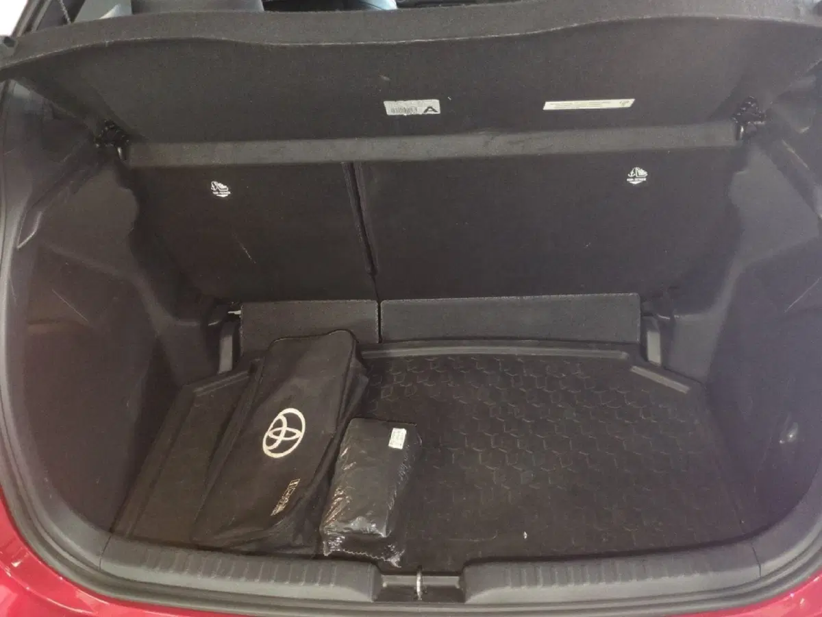 Toyota Yaris usata a Milano (10)