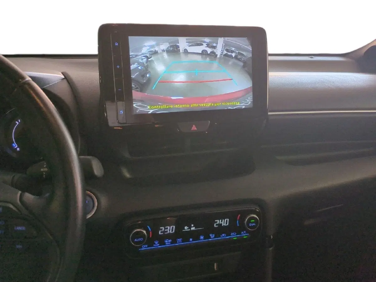Toyota Yaris usata a Milano (15)