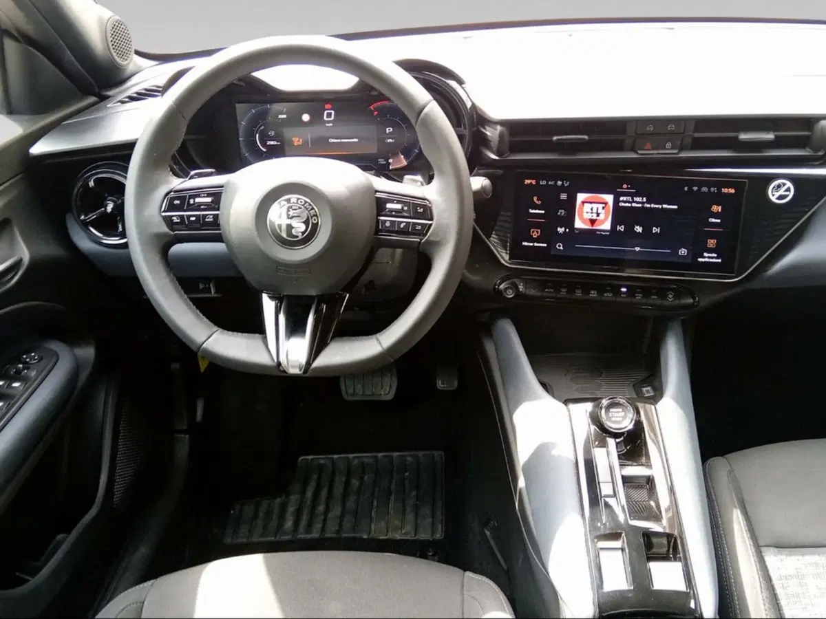 Alfa Romeo Junior usata a Livorno (11)