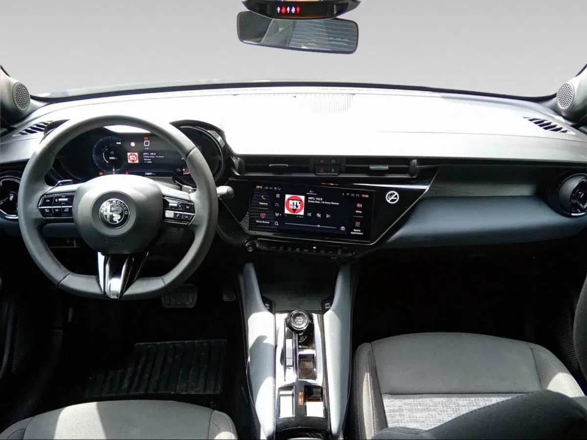 Alfa Romeo Junior usata a Livorno (14)