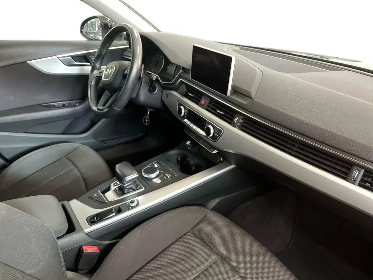 Audi A4 Avant usata a Bari (9)