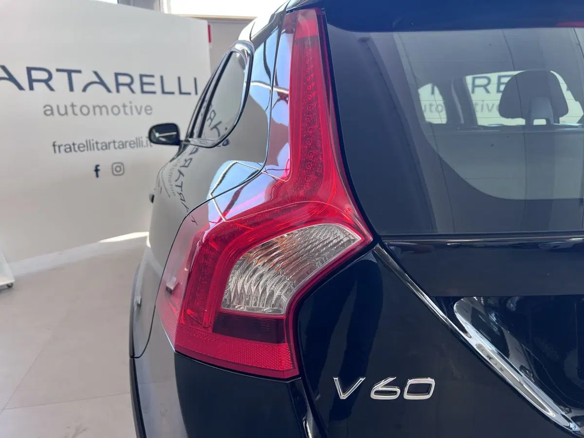 Volvo V60 Cross Country usata a Bari (10)