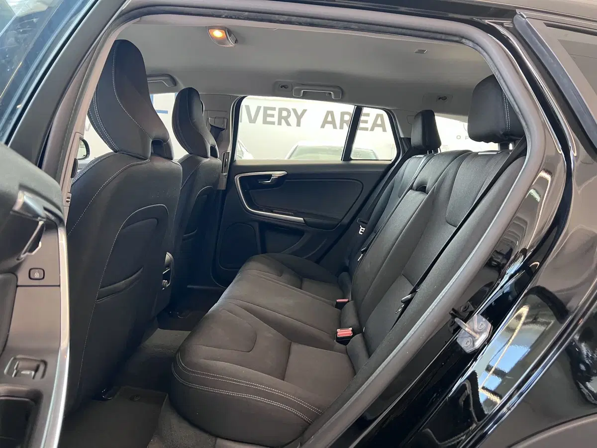Volvo V60 Cross Country usata a Bari (17)
