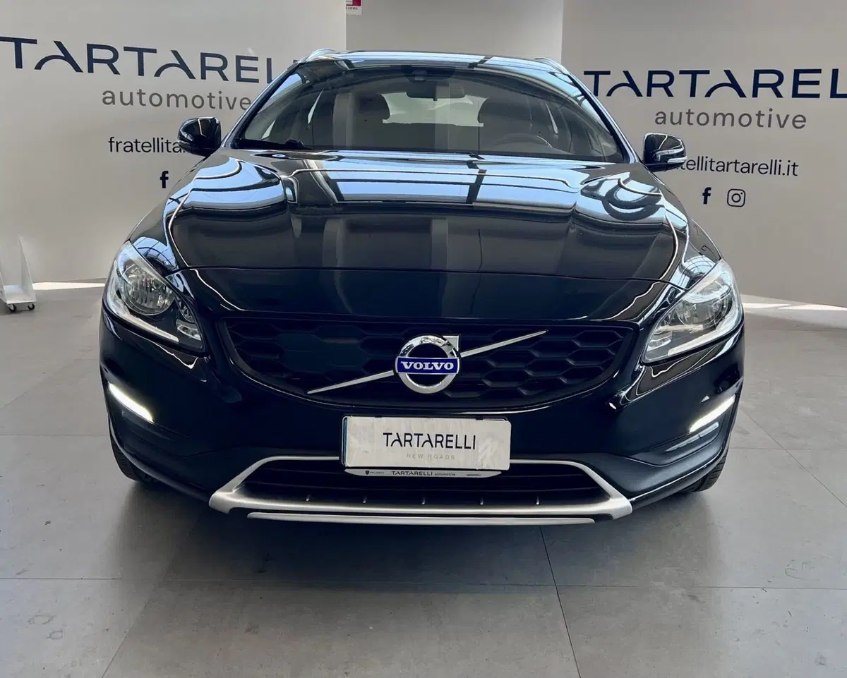 Volvo V60 Cross Country usata a Bari (2)