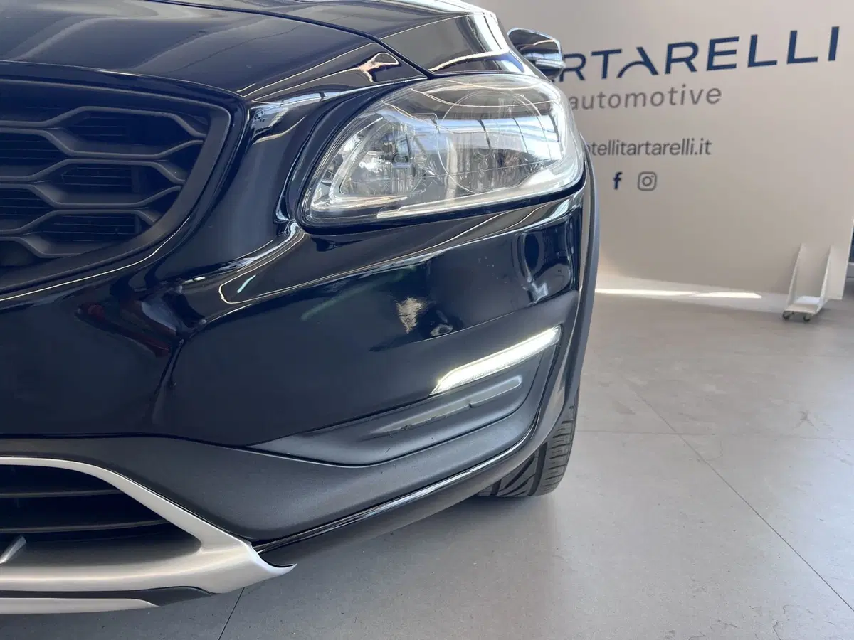 Volvo V60 Cross Country usata a Bari (6)