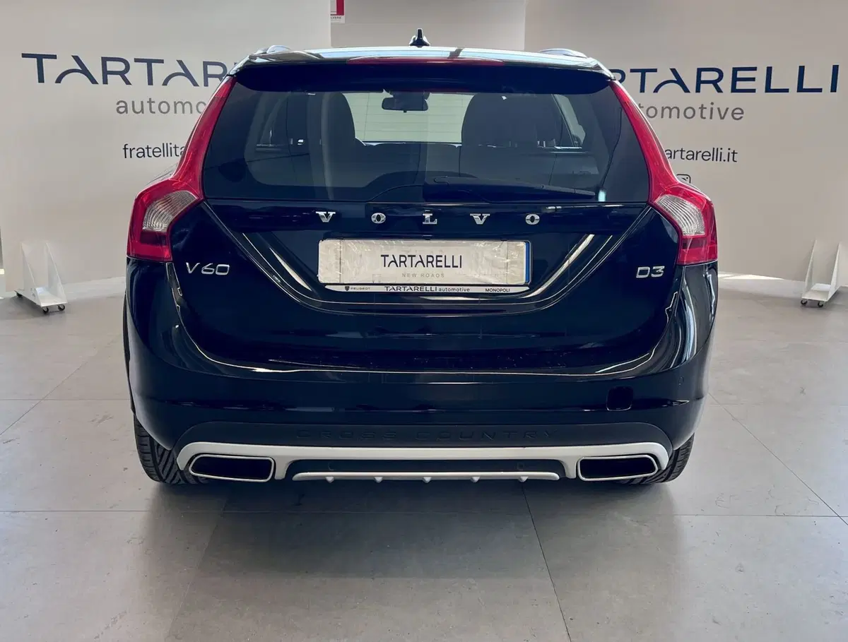 Volvo V60 Cross Country usata a Bari (8)
