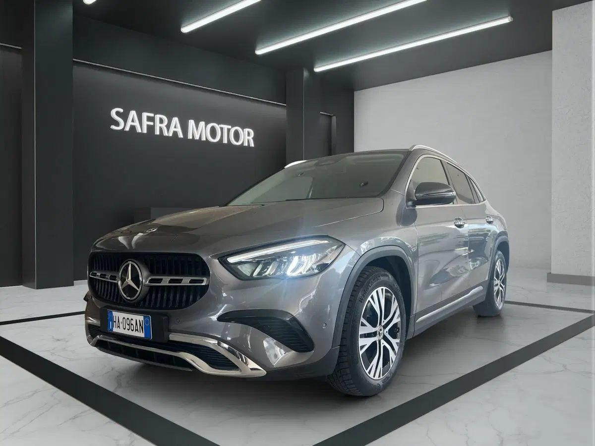 Mercedes-Benz GLA SUV usata a Cosenza