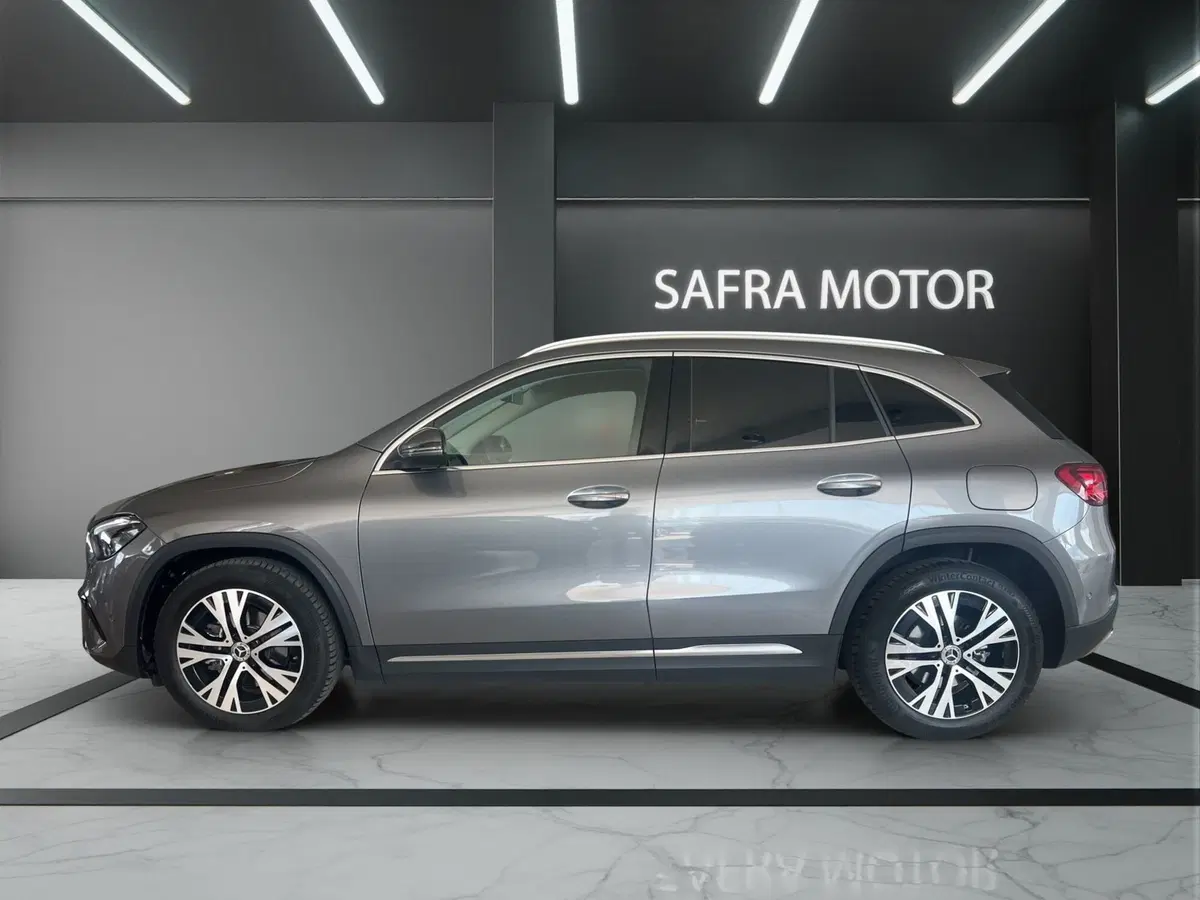 Mercedes-Benz GLA SUV usata a Cosenza (3)