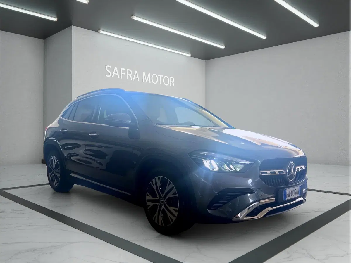 Mercedes-Benz GLA SUV usata a Cosenza (8)
