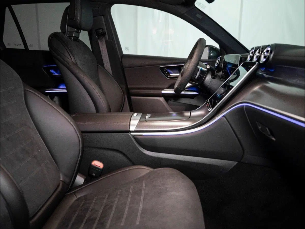 Mercedes-Benz GLC SUV nuova a Rimini (17)